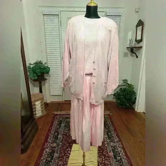 Vintage 1980s  sweater set and skirt - Picture 1 of 8